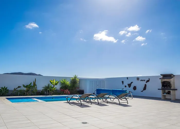 Carol Villa Playa Blanca